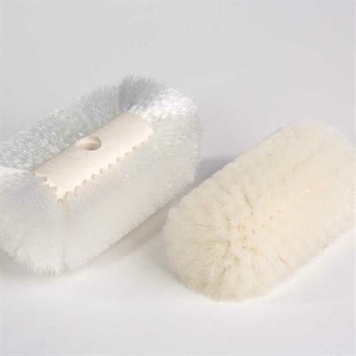 BROSSE A BASSIN MOYEN NYLON BLANC